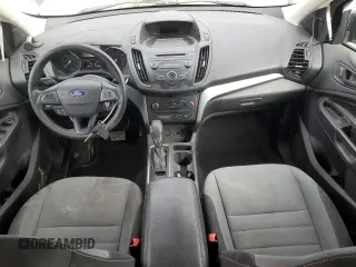 2018 Ford Escape S z VIN 1FMCU0F75JUD28557, wystawiony jako Copart lot #47191165 z przebiegiem 154 597 mil mil oraz Czysty tytuł • Clean title. Historia ofert i sprzedaży dostępna na DreamBid. Obrazek 8.