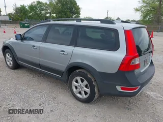 2008 Volvo XC70 with VIN YV4BZ982181011617, listed as a IAAI auction lot 42355200 with Not provided miles and . Bid and sale history available at DreamBid. Image 3.
