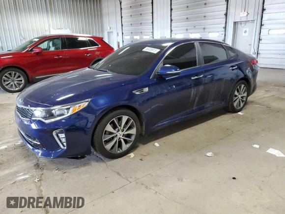 2018 Kia Optima LX z VIN 5XXGT4L33JG250352, wystawiony jako Copart lot #56005915 z przebiegiem 68 430 mil mil oraz Czysty tytuł • Clean title. Historia ofert i sprzedaży dostępna na DreamBid. Obrazek 1.