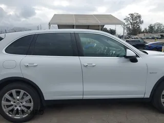 2014 Porsche Cayenne S Hybrid with VIN WP1AE2A28ELA51123, listed as a IAAI auction lot 42091475 with 41,341 mi miles and . Bid and sale history available at DreamBid. Image 13.