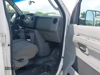 2012 Ford Econoline Cargo Commercial z VIN 1FTNE2EL3CDB10480, wystawiony jako IAAI lot #41861428 z przebiegiem 152 065 mil mil oraz . Historia ofert i sprzedaży dostępna na DreamBid. Obrazek 5.