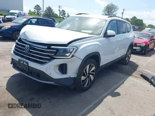 2024 Volkswagen Atlas SE z VIN 1V2HR2CA7RC532493, wystawiony jako IAAI lot #41970251 z przebiegiem 32 124 mil mil oraz . Historia ofert i sprzedaży dostępna na DreamBid. Obrazek 17.