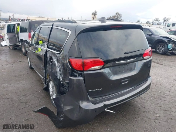 2017 Chrysler Pacifica Touring-L with VIN 2C4RC1BG6HR621887, listed as a IAAI auction lot 41794409 with NaN miles. Bid and sale history available at carsss.com. Image 3.