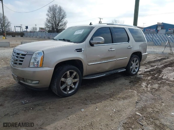 2008 Cadillac Escalade with VIN 1GYFK63838R197367, listed as a IAAI auction lot 42018687 with 168,602 mi miles. Bid and sale history available at carsss.com. Image 2.