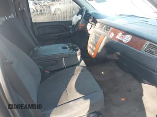 2008 Chevrolet Tahoe 1LT z VIN 1GNFC13048R216130, wystawiony jako IAAI lot #42020994 z przebiegiem 300 721 mil mil oraz . Historia ofert i sprzedaży dostępna na DreamBid. Obrazek 5.
