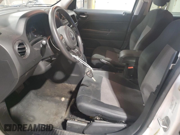 2014 Jeep Patriot Sport z VIN 1C4NJRBB5ED625497, wystawiony jako Copart lot #54192355 z przebiegiem 119 435 mil mil oraz Szkoda całkowita • Salvage title. Historia ofert i sprzedaży dostępna na DreamBid. Obrazek 7.