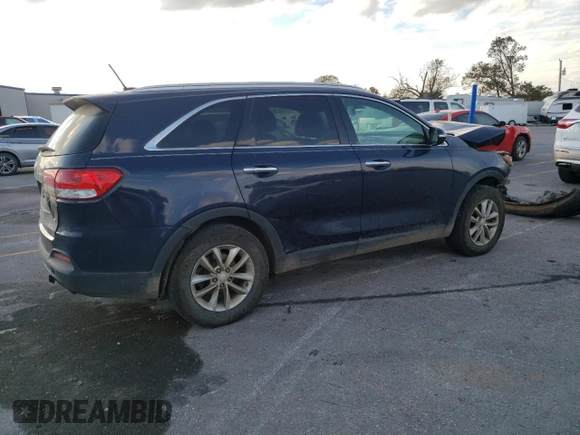 2016 Kia Sorento LX with VIN 5XYPG4A30GG169384, listed as a Copart auction lot 77208264 with 300,050 mi miles and Salvage Title. Bid and sale history available at carsss.com. Image 3.
