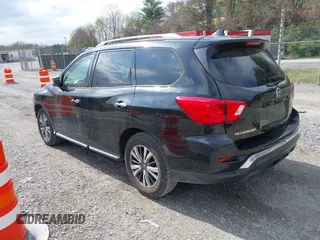 2020 Nissan Pathfinder SV with VIN 5N1DR2BM7LC578646, listed as a IAAI auction lot 41947685 with 203,742 mi miles. Bid and sale history available at carsss.com. Image 3.