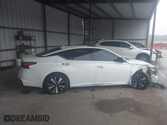 2020 Nissan Altima Platinum with VIN 1N4BL4FVXLN303262, listed as a IAAI auction lot 41541650 with 97,139 mi miles and . Bid and sale history available at carsss.com. Image 13.
