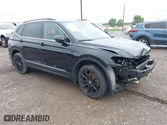 2018 Volkswagen Tiguan SEL with VIN 3VV3B7AXXJM090706, listed as a IAAI auction lot 42216046 with 147,249 mi miles and . Bid and sale history available at DreamBid. Image 1.