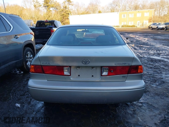 2001 Toyota Camry LE z VIN 4T1BF28K11U122669, wystawiony jako IAAI lot #41574866 z przebiegiem 233 301 mil mil oraz . Historia ofert i sprzedaży dostępna na DreamBid. Obrazek 16.