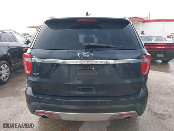 2017 Ford Explorer XLT with VIN 1FM5K7D88HGA75214, listed as a IAAI auction lot 41871288 with 221,866 mi miles. Bid and sale history available at carsss.com. Image 16.