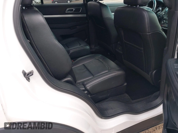 2016 Ford Explorer XLT with VIN 1FM5K8DH3GGD33465, listed as a IAAI auction lot 41949638 with 135,949 mi miles and . Bid and sale history available at carsss.com. Image 8.