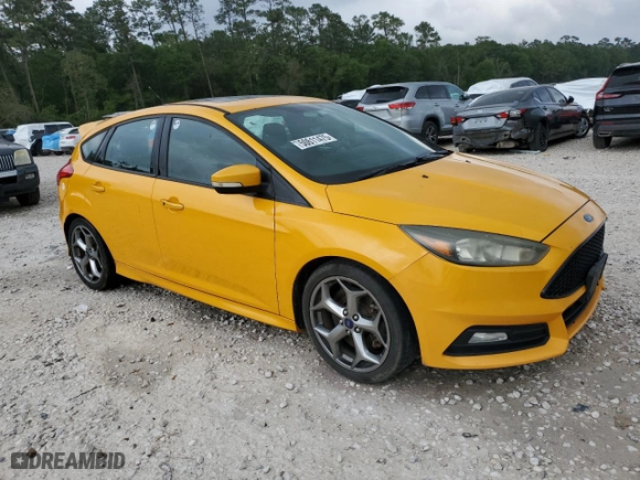 2015 Ford Focus ST with VIN 1FADP3L94FL240464, listed as a Copart auction lot 50611475 with 235,509 mi miles and Salvage Title. Bid and sale history available at carsss.com. Image 4.