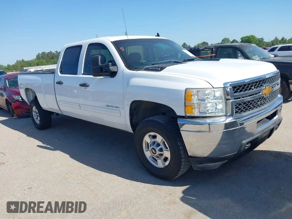 2013 Chevrolet Silverado 2500HD LT with VIN 1GC1CXCG6DF122202, listed as a IAAI auction lot 41990802 with 238,041 mi miles. Bid and sale history available at carsss.com. Image 1.