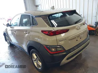 2022 Hyundai Kona SE with VIN KM8K2CAB2NU759376, listed as a IAAI auction lot 41645652 with 34,729 mi miles. Bid and sale history available at carsss.com. Image 3.