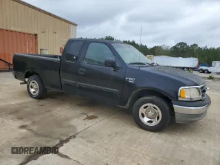2003 Ford F-150 XL z VIN 1FTRX17W53NB84703, wystawiony jako Copart lot #51608895 z przebiegiem 291 806 mil mil oraz Szkoda całkowita • Salvage title. Historia ofert i sprzedaży dostępna na DreamBid. Obrazek 4.