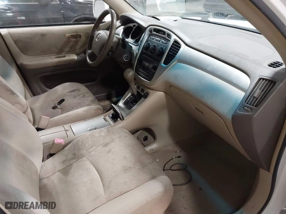 2007 Toyota Highlander with VIN JTEGD21AX70165811, listed as a IAAI auction lot 41582884 with 216,497 mi miles. Bid and sale history available at carsss.com. Image 5.