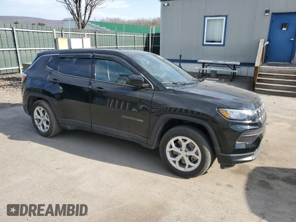2024 Jeep Compass Sport z VIN 3C4NJDAN9RT171267, wystawiony jako Copart lot #49379715 z przebiegiem 3 194 mil mil oraz Szkoda całkowita • Salvage title. Historia ofert i sprzedaży dostępna na DreamBid. Obrazek 4.