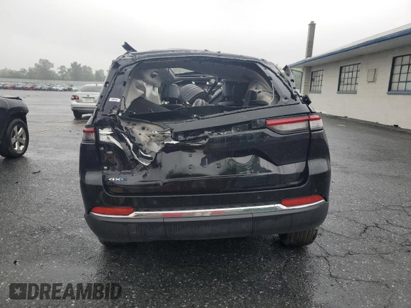 2024 Jeep Grand Cherokee z VIN 1C4RJYB68RC710716, wystawiony jako Copart lot #61194385 z przebiegiem Nie podano mil oraz Nie do naprawy • Non repairable. Historia ofert i sprzedaży dostępna na DreamBid. Obrazek 6.