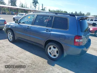 2005 Toyota Highlander z VIN JTEEP21A850092756, wystawiony jako IAAI lot #42336538 z przebiegiem 216 608 mil mil oraz . Historia ofert i sprzedaży dostępna na DreamBid. Obrazek 3.