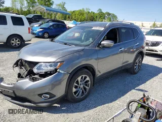 2015 Nissan Rogue SL z VIN 5N1AT2MV4FC923940, wystawiony jako Copart lot #50649605 z przebiegiem 68 083 mil mil oraz Szkoda całkowita • Salvage title. Historia ofert i sprzedaży dostępna na DreamBid. Obrazek 1.