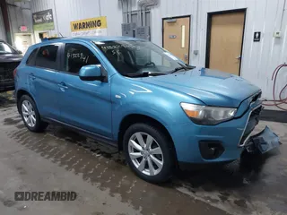 2013 Mitsubishi Outlander ES z VIN 4A4AR3AUXDE004104, wystawiony jako IAAI lot #41322941 z przebiegiem 76 603 mil mil oraz . Historia ofert i sprzedaży dostępna na DreamBid. Obrazek 1.