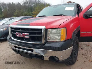 2010 GMC Sierra 1500 SLE z VIN 1GTSKVE33AZ144299, wystawiony jako IAAI lot #41086313 z przebiegiem 199 994 mil mil oraz . Historia ofert i sprzedaży dostępna na DreamBid. Obrazek 6.