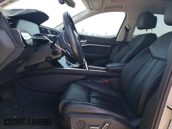2019 Audi e-tron Prestige with VIN WA1VABGE1KB023093, listed as a Copart auction lot 48008653 with 45,531 mi miles. Bid and sale history available at carsss.com. Image 7.