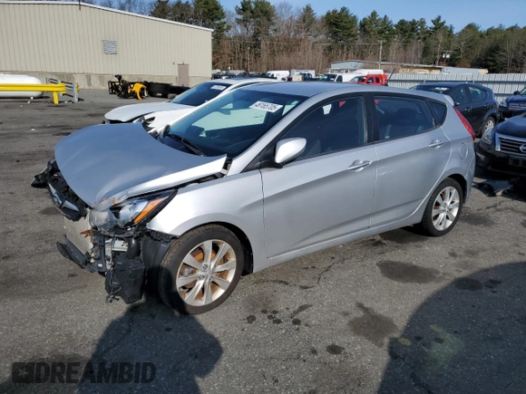 2012 Hyundai Accent SE z VIN KMHCU5AE2CU010532, wystawiony jako Copart lot #49165705 z przebiegiem Nie podano mil oraz Szkoda całkowita • Salvage title. Historia ofert i sprzedaży dostępna na DreamBid. Obrazek 1.