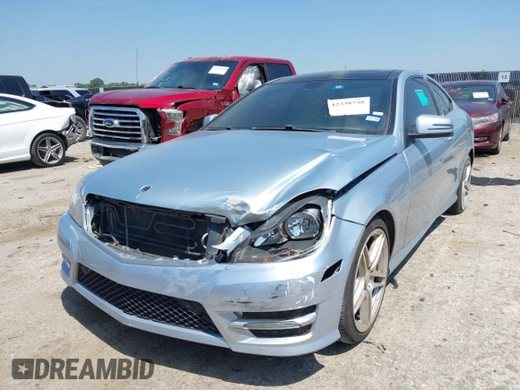 2013 Mercedes-Benz C 250 с VIN WDDGJ4HB1DG113838, выставлен на аукционе IAAI как лот 42338738 с пробегом 168 206 миль миль и . История ставок и продаж доступна на DreamBid. Изображение 2.