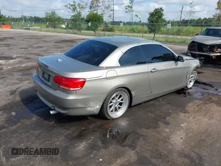 2008 BMW 3 Series 335i z VIN WBAWL73588PX53776, wystawiony jako IAAI lot #42653626 z przebiegiem 128 482 mil mil oraz . Historia ofert i sprzedaży dostępna na DreamBid. Obrazek 4.