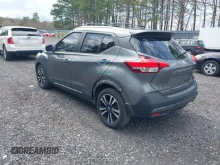 2019 Nissan Kicks SR with VIN 3N1CP5CU9KL503622, listed as a IAAI auction lot 42045362 with 69,000 mi miles. Bid and sale history available at carsss.com. Image 3.