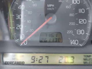 2000 Volvo V70 with VIN YV1LZ56D7Y2712994, listed as a IAAI auction lot 41642717 with 261,138 mi miles. Bid and sale history available at carsss.com. Image 15.