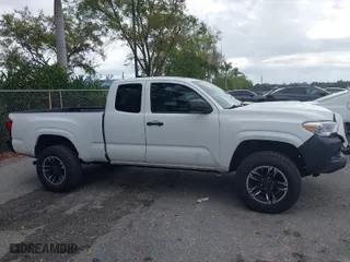 2020 Toyota Tacoma 2WD SR with VIN 5TFRX5GN9LX179393, listed as a IAAI auction lot 41668393 with 193,227 mi miles. Bid and sale history available at carsss.com. Image 13.