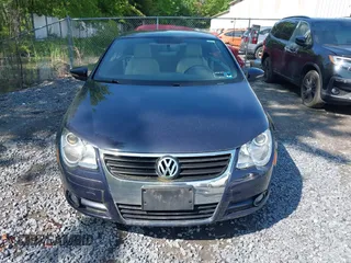 2011 Volkswagen Eos Komfort с VIN WVWBW7AH3BV004442, выставлен на аукционе IAAI как лот 42405098 с пробегом 123 440 миль миль и . История ставок и продаж доступна на DreamBid. Изображение 6.