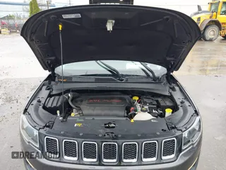2018 Jeep Compass Latitude z VIN 3C4NJDBB5JT112368, wystawiony jako IAAI lot #42159891 z przebiegiem 81 763 mil mil oraz . Historia ofert i sprzedaży dostępna na DreamBid. Obrazek 10.