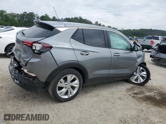 2025 Buick Encore GX Preferred с VIN KL4AMBSL9SB139072, выставлен на аукционе Copart как лот 59272205 с пробегом 3 547 миль миль и Списание • Salvage title. История ставок и продаж доступна на DreamBid. Изображение 3.