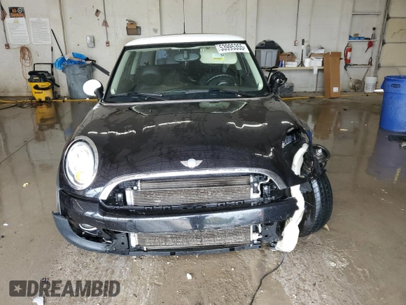 2011 MINI Hardtop with VIN WMWSU3C59BT099759, listed as a Copart auction lot 53995355 with 141,575 mi miles and Salvage Title. Bid and sale history available at DreamBid. Image 5.