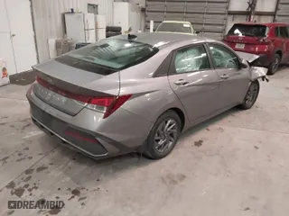 2024 Hyundai Elantra SEL with VIN KMHLM4DG5RU848022, listed as a IAAI auction lot 41600546 with 5,924 mi miles. Bid and sale history available at carsss.com. Image 4.