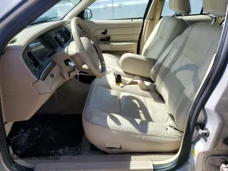 2008 Ford Crown Victoria LX z VIN 2FAFP74V58X127639, wystawiony jako Copart lot #48579124 z przebiegiem 88 258 mil mil oraz Nie do naprawy • Non repairable. Historia ofert i sprzedaży dostępna na DreamBid. Obrazek 7.