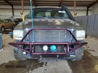 2001 Ford F-250 XL with VIN 1FTNW21F21EB83957, listed as a Copart auction lot 61602715 with 205,738 mi miles and Salvage title. Bid and sale history available at DreamBid. Image 5.