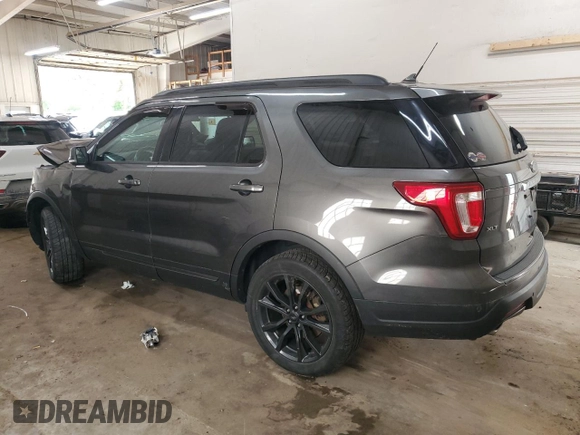 2018 Ford Explorer XLT with VIN 1FM5K8D8XJGA75162, listed as a Copart auction lot 58842785 with 118,892 mi miles and Salvage title. Bid and sale history available at DreamBid. Image 2.