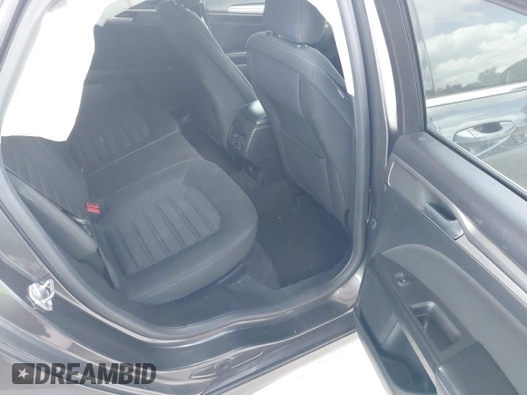 2019 Ford Fusion SE with VIN 3FA6P0HDXKR162353, listed as a IAAI auction lot 41970142 with 90,411 mi miles. Bid and sale history available at carsss.com. Image 8.