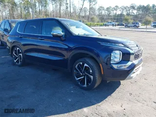 2022 Mitsubishi Outlander SE with VIN JA4J4UA8XNZ067089, listed as a IAAI auction lot 41779588 with 29,817 mi miles. Bid and sale history available at carsss.com. Image 1.