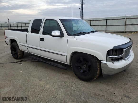 2001 GMC Sierra 1500 SLE with VIN 2GTEK19T311304870, listed as a Copart auction lot 85266104 with 110,470 mi miles and Salvage Title. Bid and sale history available at carsss.com. Image 4.