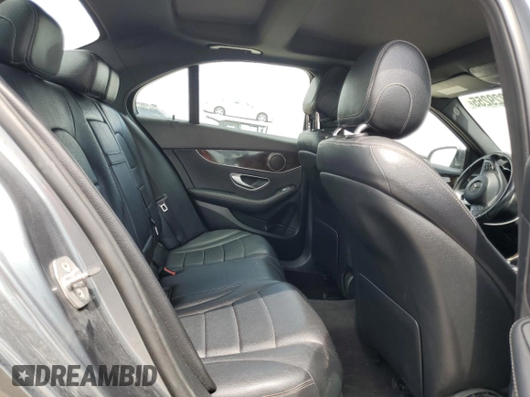 2018 Mercedes-Benz C 300 z VIN WDDWF4KB4JR312095, wystawiony jako Copart lot #60229255 z przebiegiem 105 109 mil mil oraz Szkoda całkowita • Salvage title. Historia ofert i sprzedaży dostępna na DreamBid. Obrazek 10.