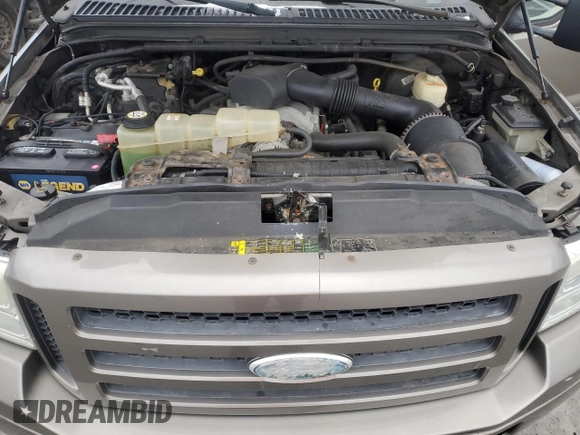 2005 Ford Excursion Limited with VIN 1FMNU43S25EC50635, listed as a Copart auction lot 44566565 with 146,918 mi miles and Clean title. Bid and sale history available at DreamBid. Image 12.