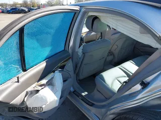 2006 Mercedes-Benz E-Class 3.5L with VIN WDBUF56J46A871031, listed as a IAAI auction lot 41892688 with 1 mi miles. Bid and sale history available at carsss.com. Image 8.