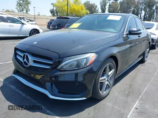 2015 Mercedes-Benz C 300 z VIN 55SWF4JB4FU074983, wystawiony jako IAAI lot #42349846 z przebiegiem 121 438 mil mil oraz . Historia ofert i sprzedaży dostępna na DreamBid. Obrazek 2.